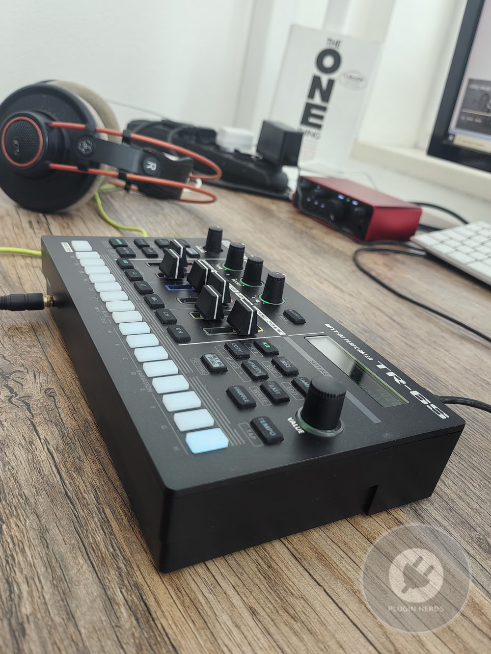 Making beats using Roland TR-6S